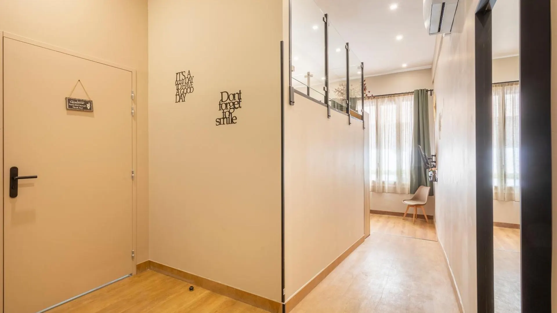 Adira Marseille Montgrand 2 Etoiles Apartment 0*,  France