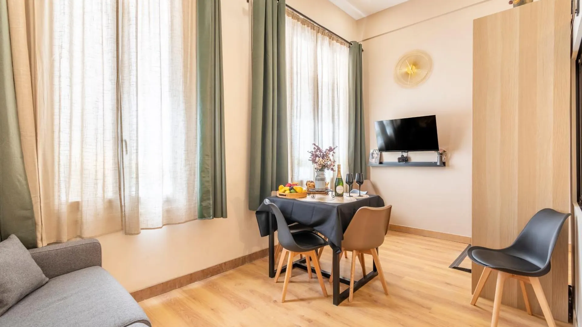 Adira Marseille Montgrand 2 Etoiles Apartment 0*,  France