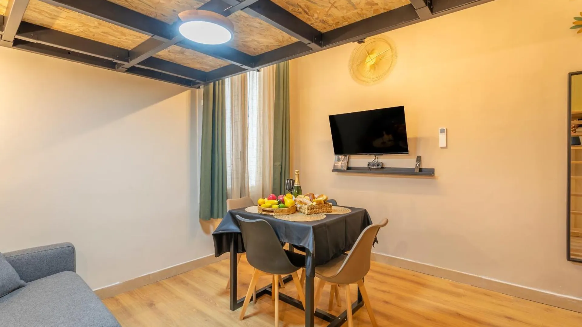 Appartement Adira Marseille Montgrand 2 Etoiles 0*,